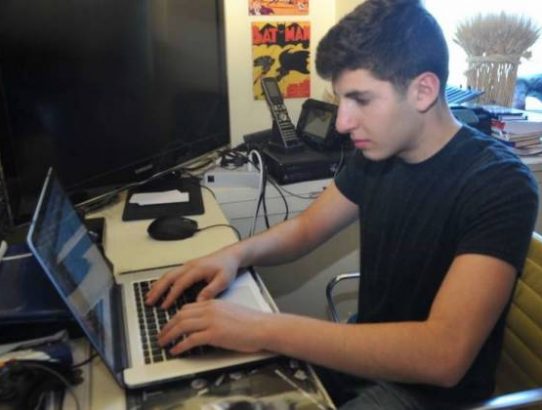 Adolescente cria empresa de videogame sem investimento